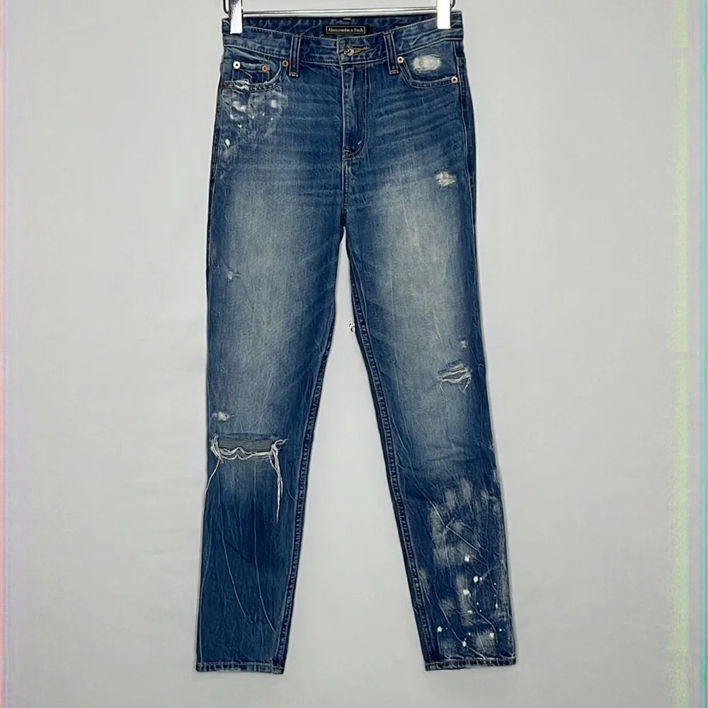 Abercrombie & Fitch Signature Collection High Rise Girlfriend Jean Distressed